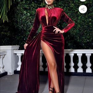 Miss circle dress size M has strength